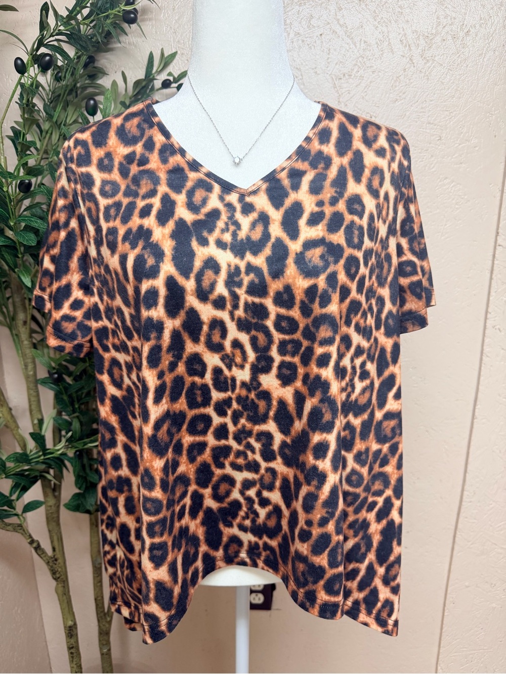 L&B Leopard Print V-Neck Short Sleeve Top - Brown & Black